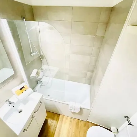 Les Bains Yourhosthelper Appartement *