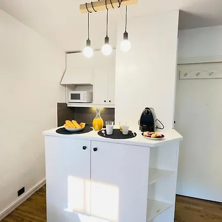 Les Bains Yourhosthelper Appartement Saint-Raphaël