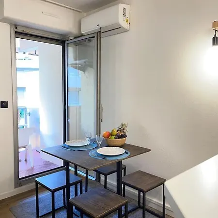 Les Bains Yourhosthelper Appartement Saint-Raphaël